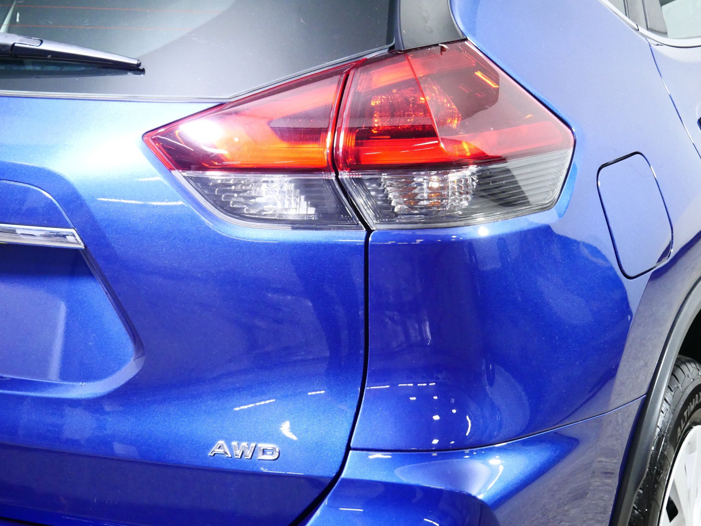 Used 2018 Nissan Rogue S AWD/4WD image 17