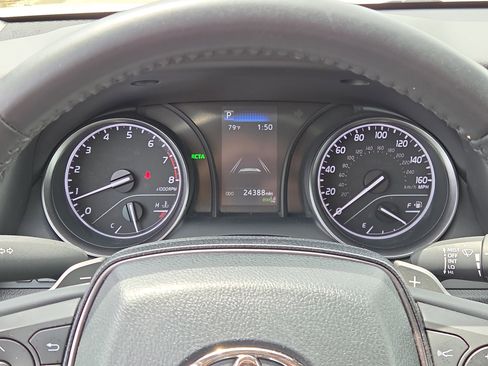 Used 2024 Toyota Camry SE w/ Convenience Package FWD image 21
