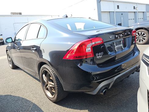 Used 2018 Volvo S60 T5 Dynamic w/ Vision Package FWD image 6