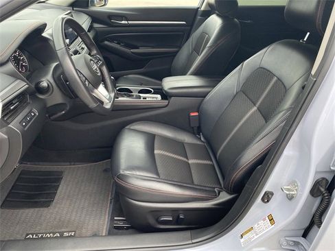 Used 2024 Nissan Altima 2.5 SR image 11