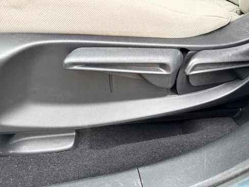 Used 2023 Honda HR-V LX image 6