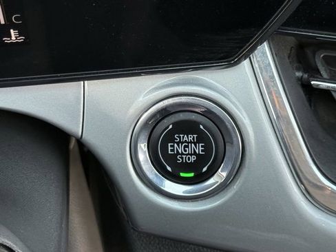 Used 2025 Chevrolet Trax LT FWD image 24