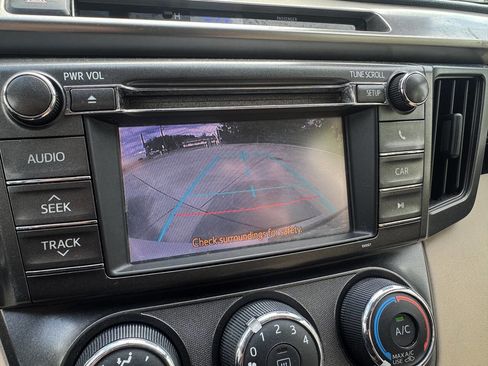 Used 2013 Toyota RAV4 LE image 17