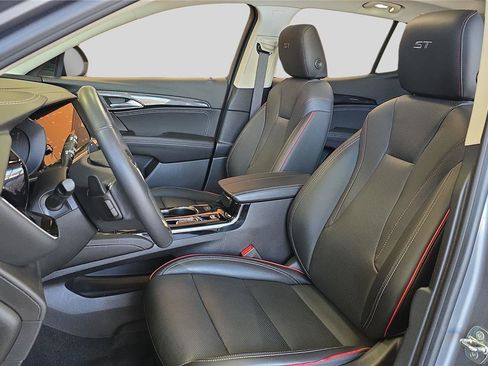 Used 2022 Buick Envision Essence w/ Sport Touring Package image 11