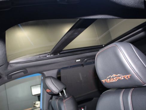 Used 2025 Honda Pilot TrailSport image 42