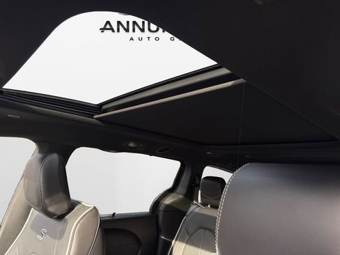 New 2026 Chrysler Pacifica Limited w/ S Appearance Package image 30