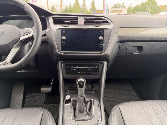 Used 2023 Volkswagen Tiguan SE AWD/4WD image 25