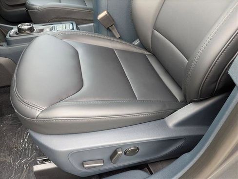 New 2025 Ford Maverick Lariat w/ Black Appearance Package image 4