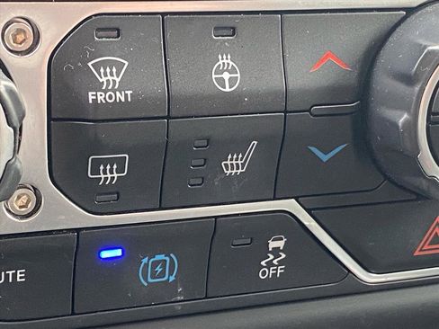 Used 2021 Jeep Wrangler Unlimited Sahara w/ Cold Weather Group image 18