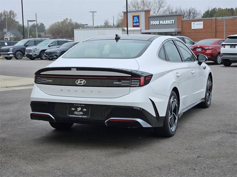 Used 2025 Hyundai Sonata SEL image 4
