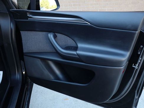 Used 2022 Tesla Model X Plaid image 19