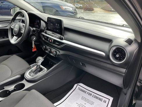 Certified 2024 Kia Forte LXS w/ LXS Technology Package image 29