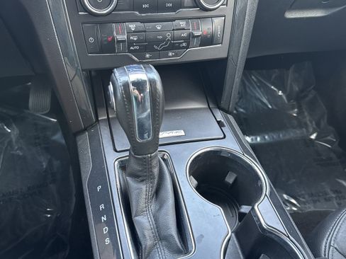 Used 2018 Ford Explorer XLT w/ Equipment Group 202A image 22