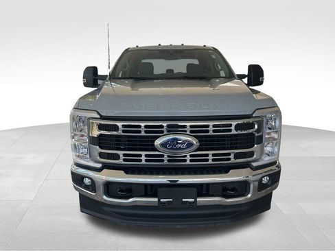 Used 2025 Ford F350 XLT image 11