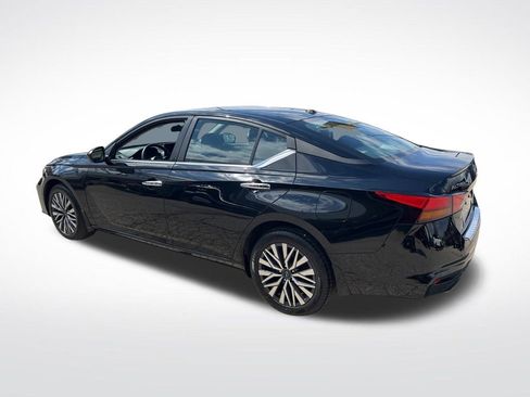 Used 2023 Nissan Altima 2.5 SV w/ SV Premium Package image 44