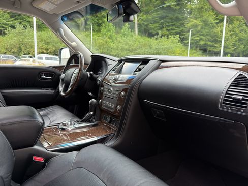 Used 2017 INFINITI QX80 4WD w/ Driver Assistance Package image 23
