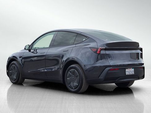 Used 2026 Tesla Model Y AWD image 6