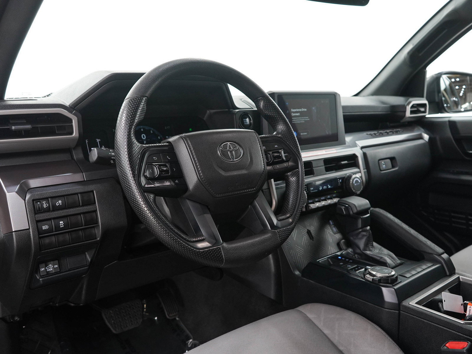 Used 2025 Toyota Tacoma SR5 AWD/4WD image 23