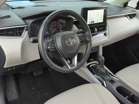 Used 2023 Toyota Corolla Cross LE w/ Moonroof Package FWD image 10
