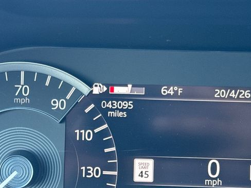 Used 2023 Land Rover Discovery Sport S image 30