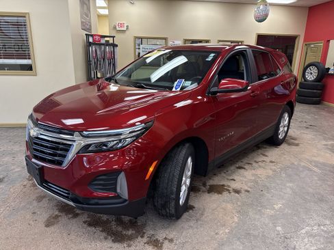 Used 2023 Chevrolet Equinox LT image 3