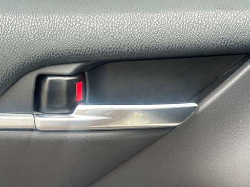 Used 2022 Toyota Camry LE image 8