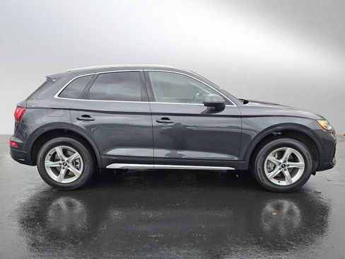 Used 2023 Audi Q5 2.0T Premium w/ Convenience Package image 2