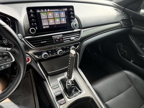 Used 2018 Honda Accord Sport image 24