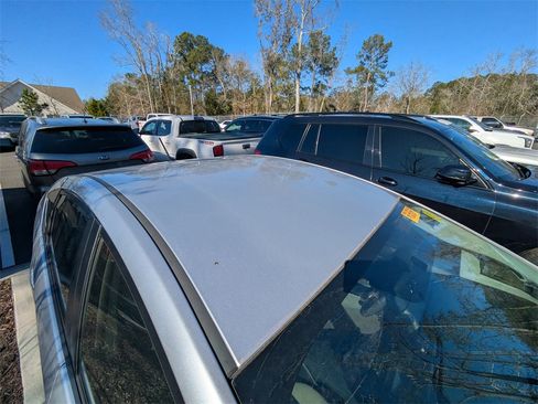 Used 2013 Toyota Prius Two image 11