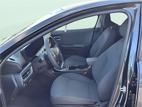 Certified 2025 Kia K4 image 13