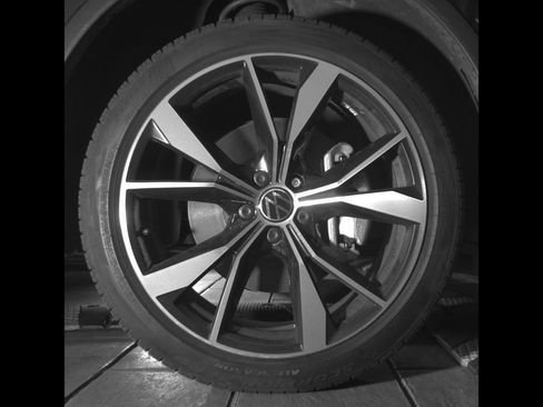 Certified 2023 Volkswagen Tiguan SEL R-Line AWD/4WD image 11