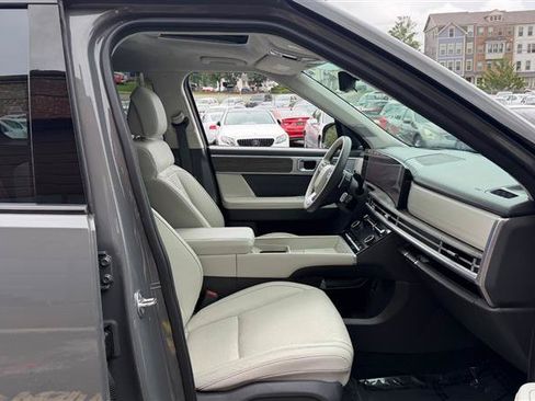 Used 2024 Hyundai Santa Fe Calligraphy FWD image 17