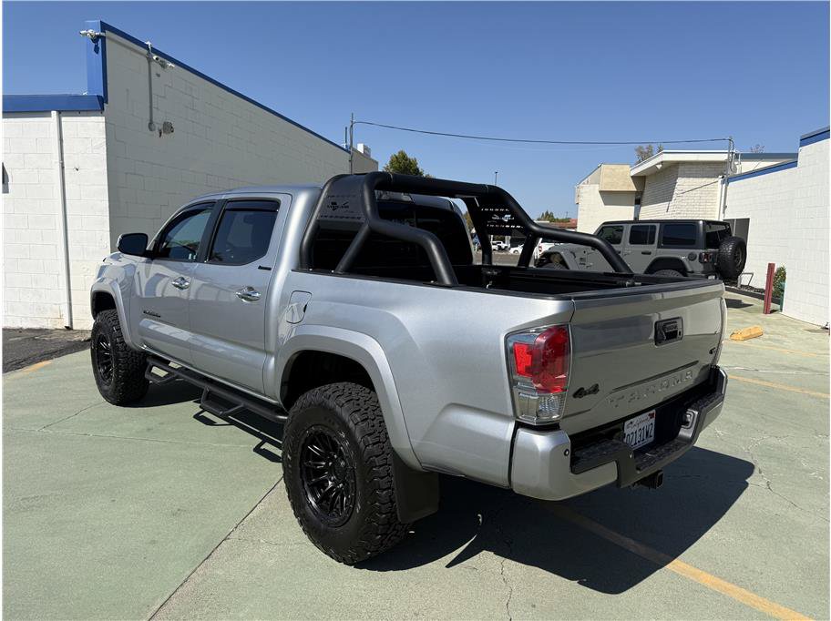 Used 2019 Toyota Tacoma Limited AWD/4WD image 8