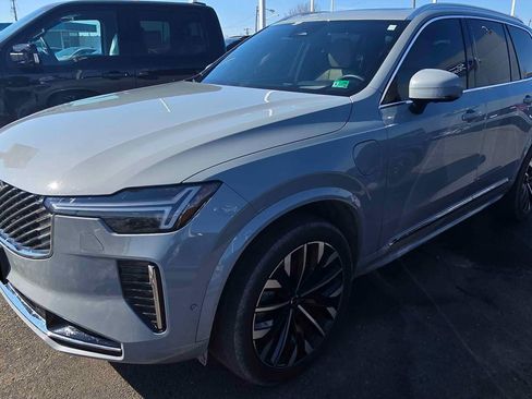 Used 2025 Volvo XC90 T8 Ultra w/ Protection Package Premier image 1