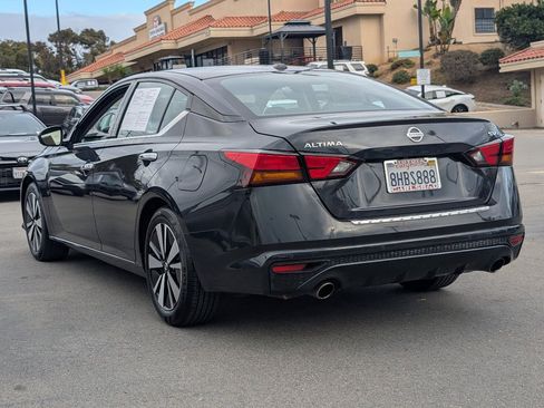 Used 2019 Nissan Altima 2.5 SV image 12