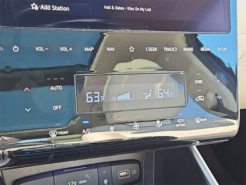 Used 2024 Hyundai Tucson Limited image 16