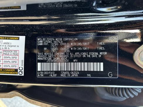 Used 2025 Toyota 4Runner SR5 AWD/4WD image 30
