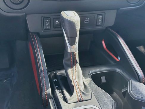 Used 2026 Nissan Frontier PRO-4X AWD/4WD image 24
