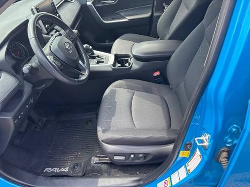 Used 2019 Toyota RAV4 XLE w/ Convenience Package AWD/4WD image 5