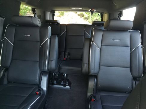 Used 2024 Cadillac Escalade Sport AWD/4WD image 23