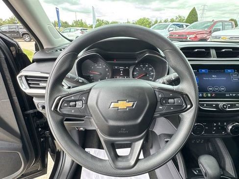 Used 2023 Chevrolet TrailBlazer LT w/ Convenience Package AWD/4WD image 13