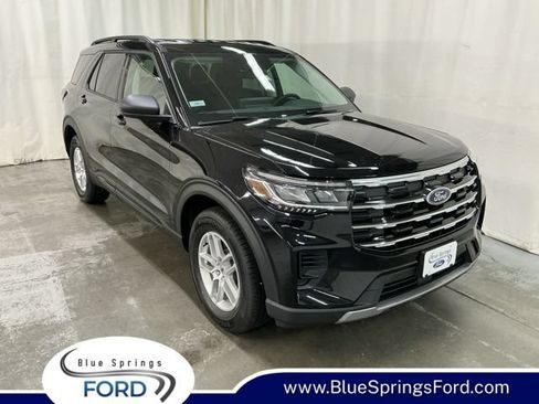 New 2026 Ford Explorer Active AWD/4WD image 1