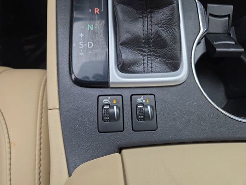 Used 2018 Toyota Highlander XLE image 28