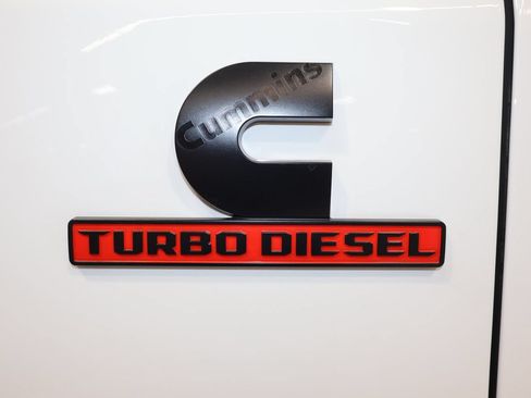 Used 2025 RAM 3500 Laramie AWD/4WD image 36