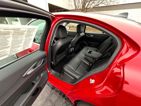 Used 2021 Alfa Romeo Giulia Sprint w/ Sun & Sound Package image 6