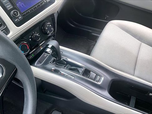 Used 2019 Honda HR-V LX image 16