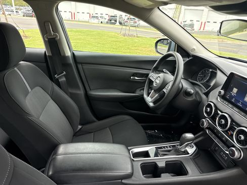 Used 2024 Nissan Sentra SV FWD image 32