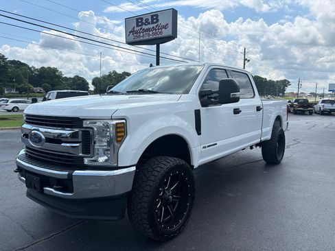 Used 2019 Ford F250 XLT w/ Snow Plow Prep Package AWD/4WD image 1