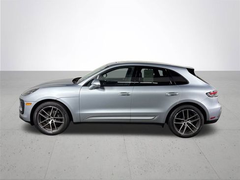 Used 2023 Porsche Macan image 9