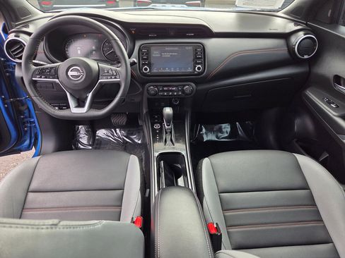 Used 2023 Nissan Kicks SR w/ SR Premium Package image 17